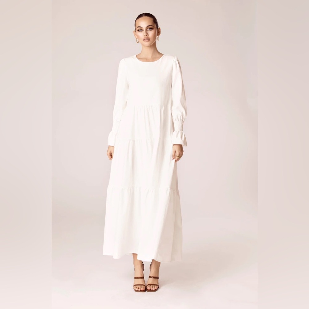 VEILED 🔹 White Maxi Dress